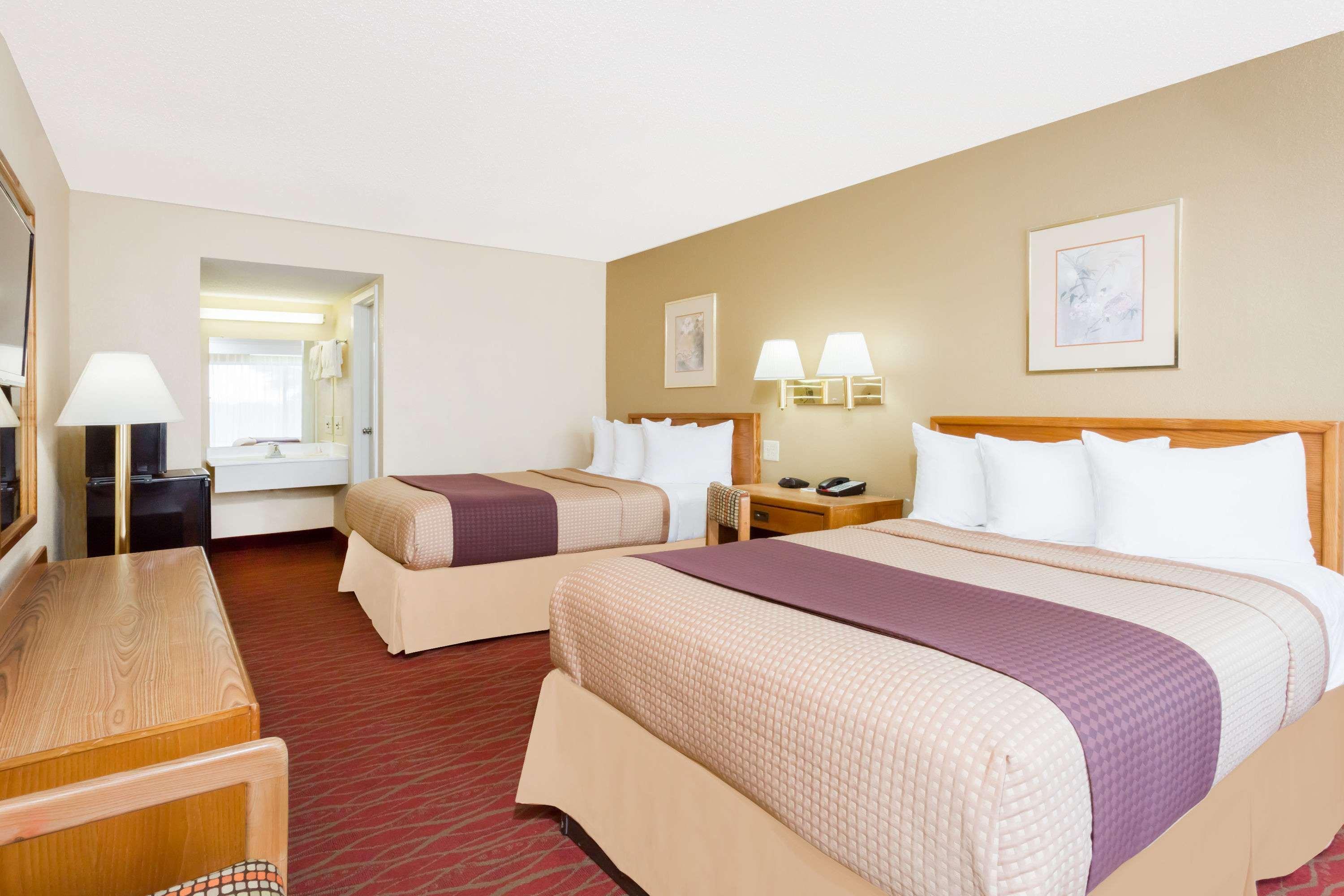 Days Inn By Wyndham Στόντον Εξωτερικό φωτογραφία