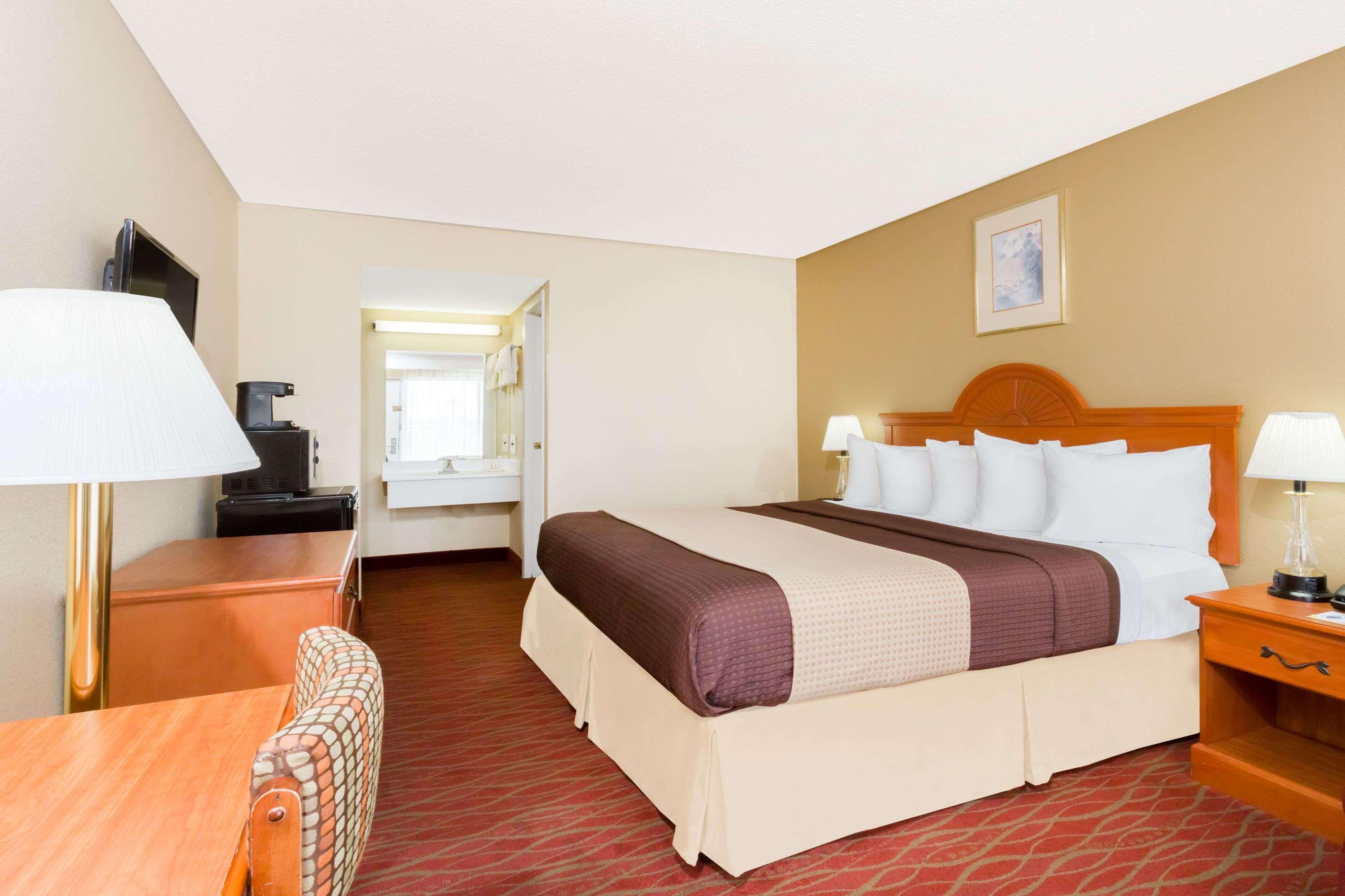 Days Inn By Wyndham Στόντον Εξωτερικό φωτογραφία