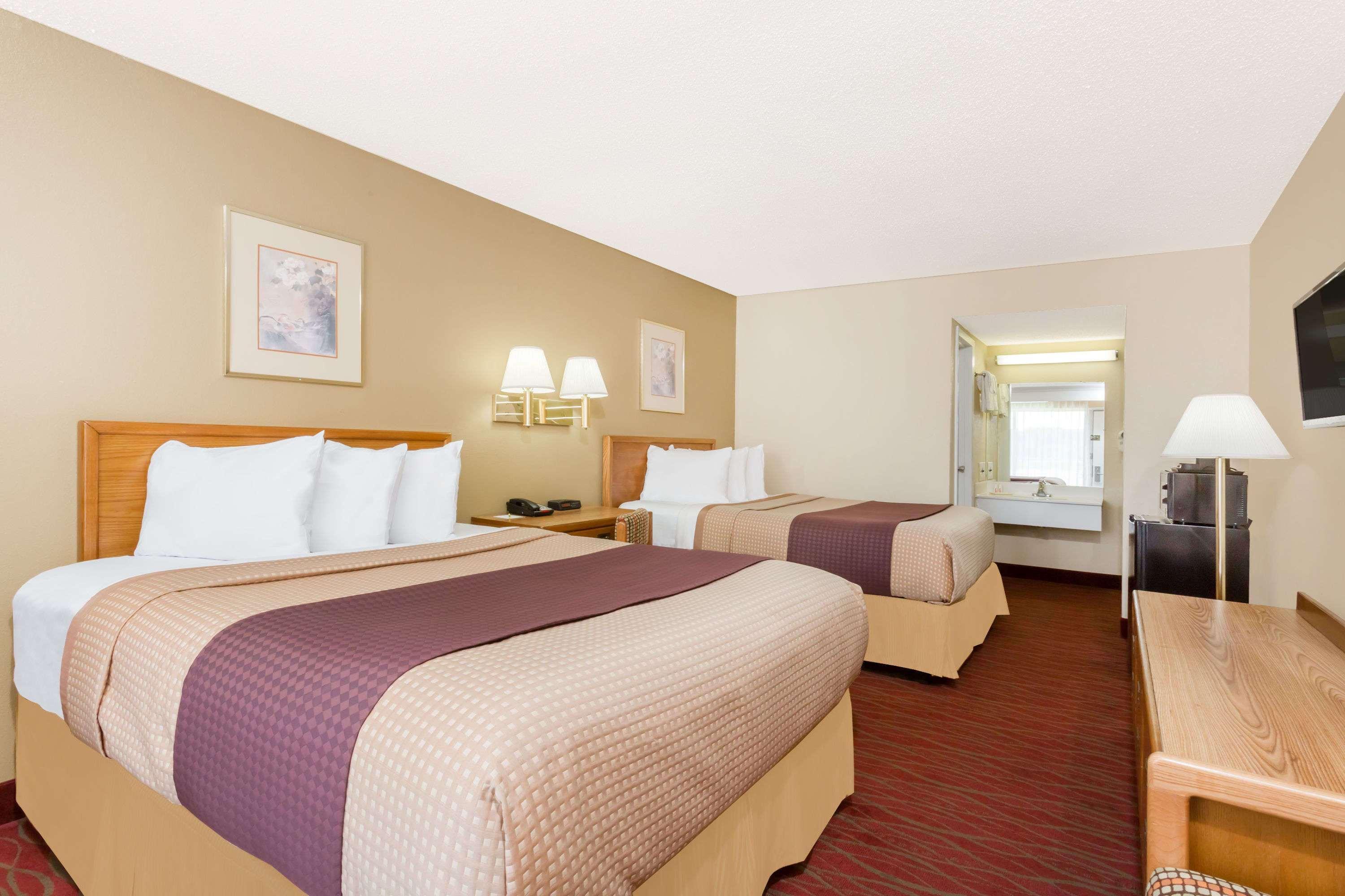 Days Inn By Wyndham Στόντον Εξωτερικό φωτογραφία